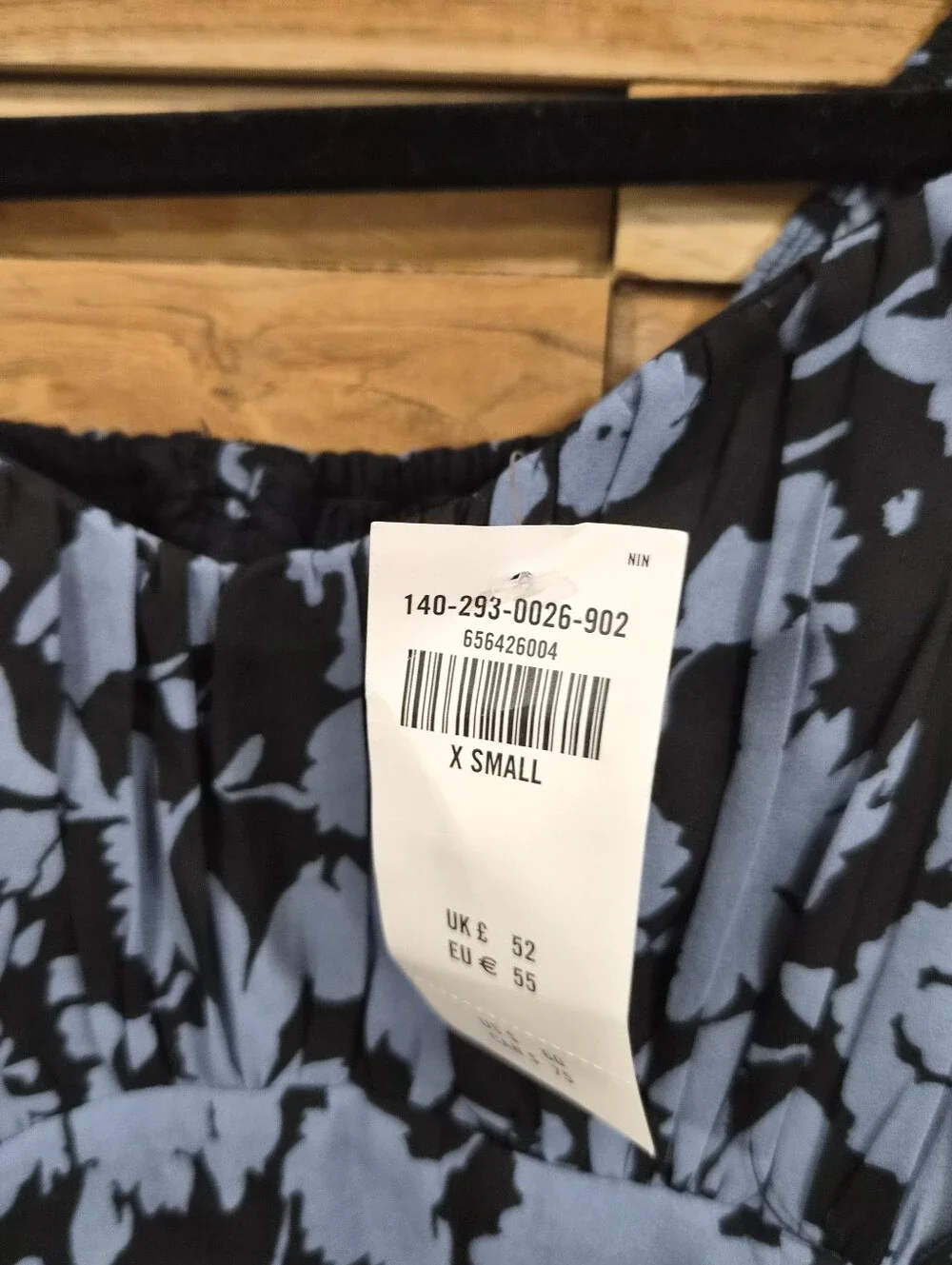 Abercrombie & Fitch Floral Sweetheart Neckline blouse  - Size XS - New With Tags